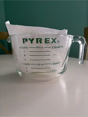 RARE Vintage PYREX 8-Cup Glass Measuring Cup in Clear with Green Markings